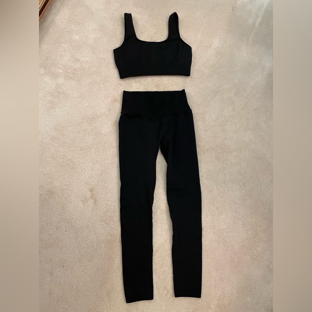 Ethos Ribbed Black sports bra and leggings